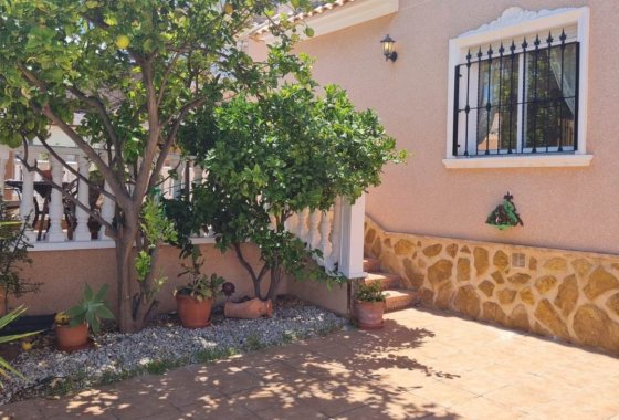 Reventa - Villa - Villamartín