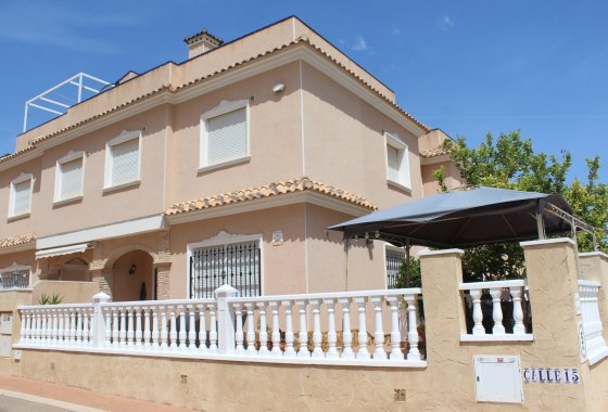 Reventa - Villa - Villamartín