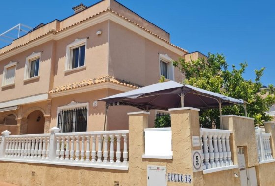 Reventa - Villa - Villamartín