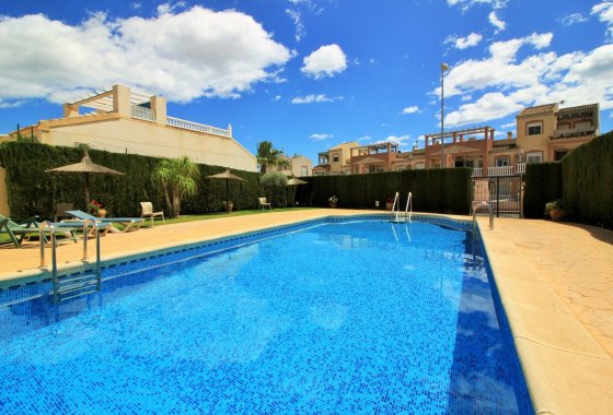 Resale - Townhouse - Villamartín