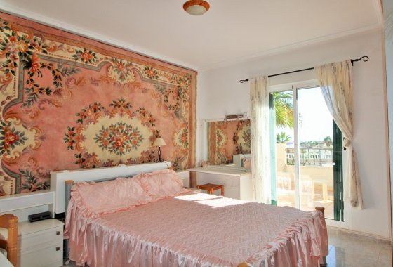 Resale - Townhouse - Villamartín