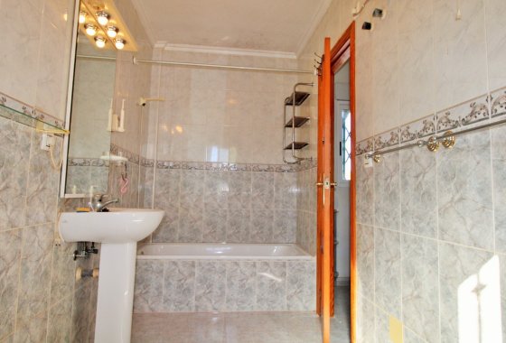 Resale - Townhouse - Villamartín