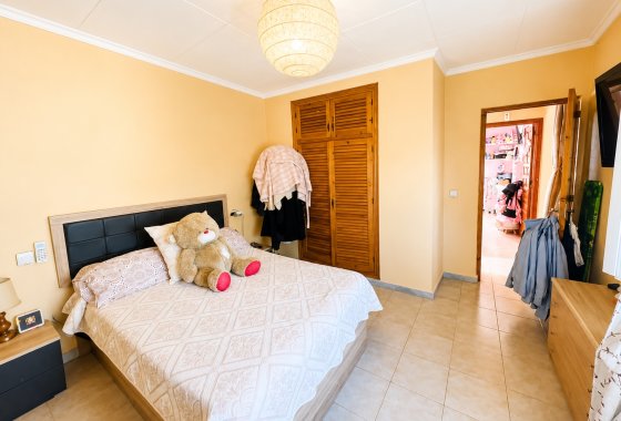 Resale - Villa - Torrevieja - La Siesta