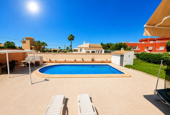 Resale - Villa - Torrevieja - La Siesta