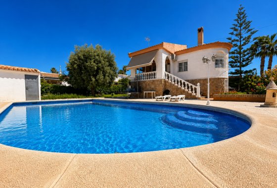 Resale - Villa - Torrevieja - La Siesta