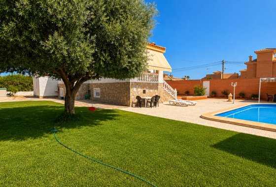 Resale - Villa - Torrevieja - La Siesta