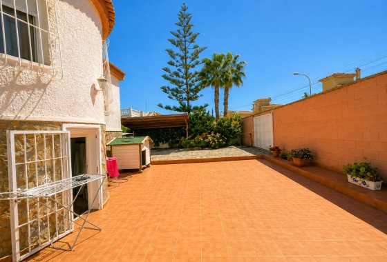 Resale - Villa - Torrevieja - La Siesta