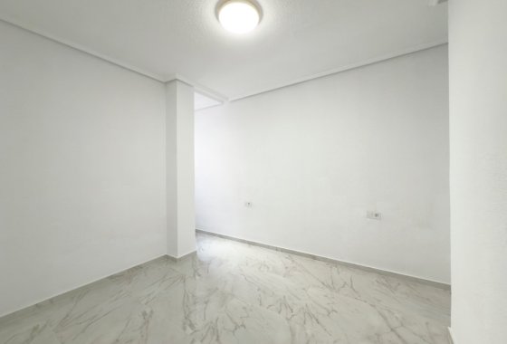 Reventa - Apartamento / piso - Torrevieja - Playa del Acequión