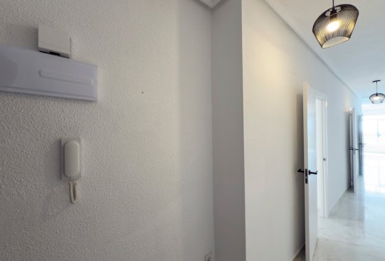 Reventa - Apartamento / piso - Torrevieja - Playa del Acequión