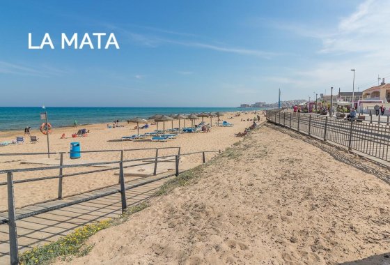 Resale - Apartment / flat - Torrevieja - La Mata pueblo