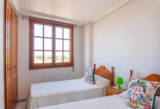 Resale - Apartment / flat - Torrevieja - La Mata pueblo