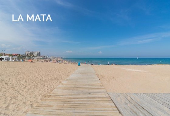 Resale - Apartment / flat - Torrevieja - La Mata pueblo