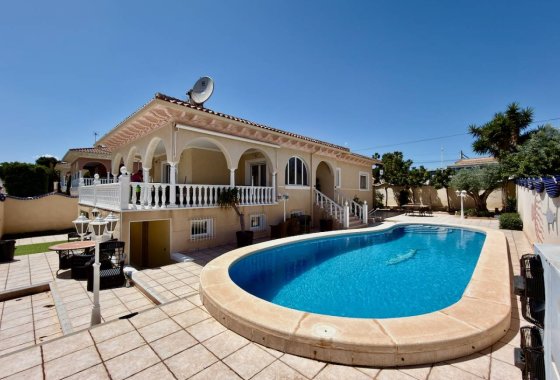 Återförsäljning - Villa - Ciudad Quesada