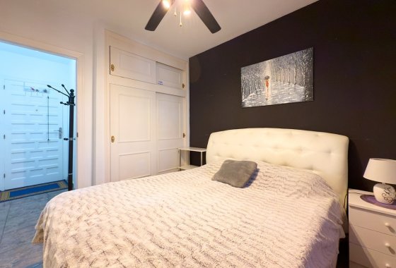 Reventa - Apartamento / piso - Torrevieja - El Acequión - Los Náufragos