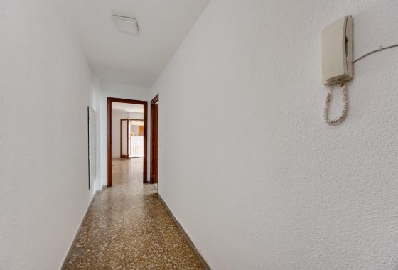 Resale - Apartment / flat - Torrevieja - Playa del Acequión