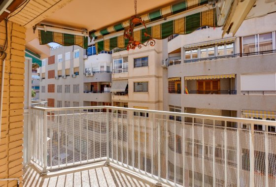 Resale - Apartment / flat - Torrevieja - Playa del Acequión