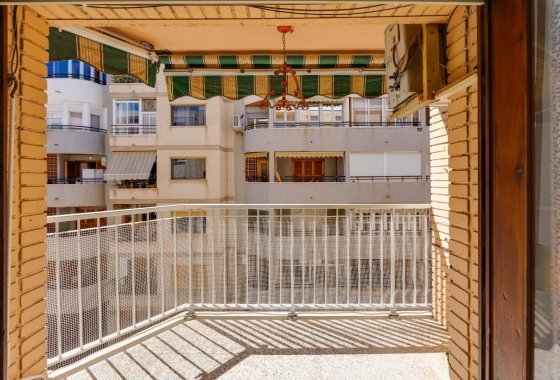 Resale - Apartment / flat - Torrevieja - Playa del Acequión