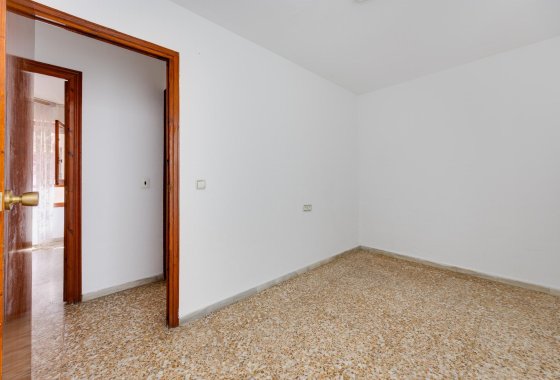 Resale - Apartment / flat - Torrevieja - Playa del Acequión