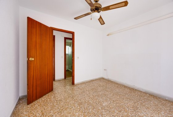 Resale - Apartment / flat - Torrevieja - Playa del Acequión