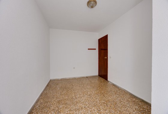 Resale - Apartment / flat - Torrevieja - Playa del Acequión