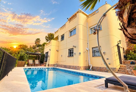 Resale - Villa - Dehesa de Campoamor - Las Ramblas Golf