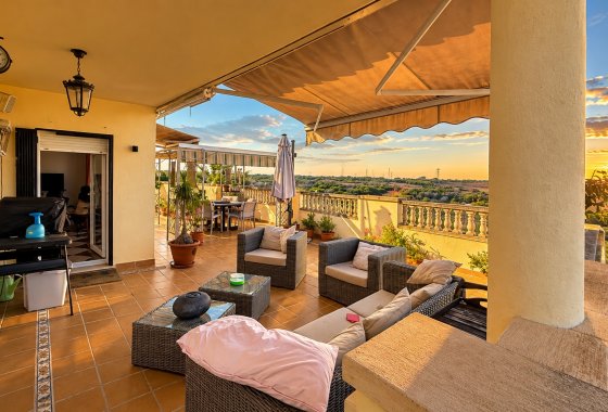 Resale - Villa - Dehesa de Campoamor - Las Ramblas Golf