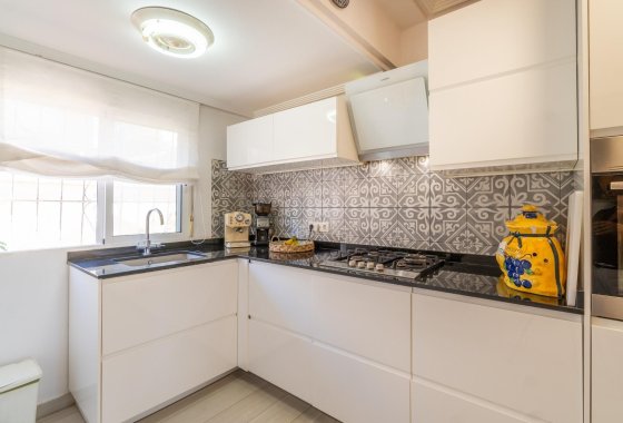 Återförsäljning - Villa - Orihuela Costa - Los Balcones