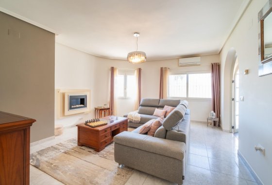 Resale - Villa - Orihuela Costa - Playa Flamenca