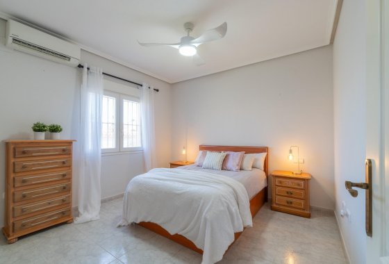 Resale - Villa - Orihuela Costa - Playa Flamenca