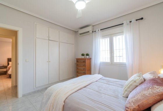 Resale - Villa - Orihuela Costa - Playa Flamenca