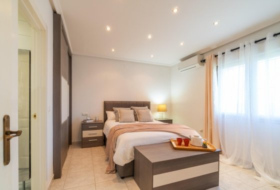 Resale - Villa - Orihuela Costa - Playa Flamenca