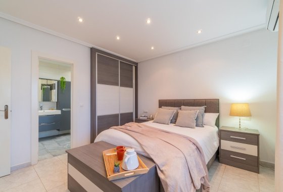 Resale - Villa - Orihuela Costa - Playa Flamenca
