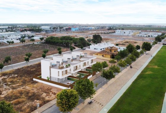 Obra nueva - Adosado - Pilar de la Horadada
